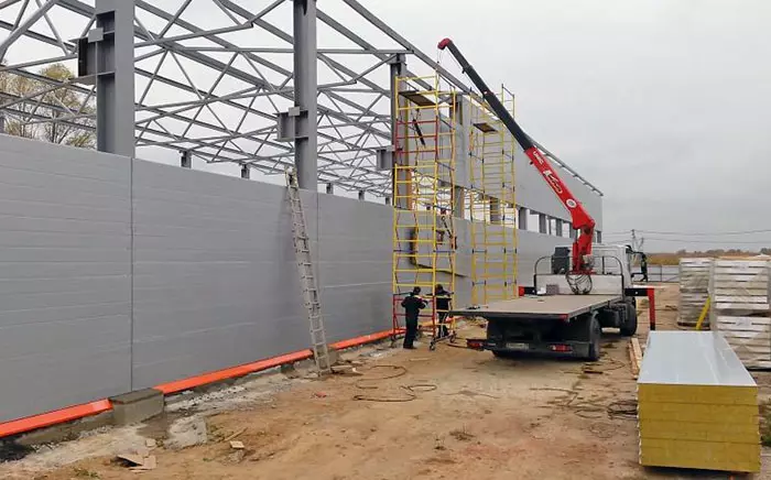 Preimuschestva Ispolzovanija Sendvich Panelej Pri Stroitelstve Bystrovozvodimyh Zdanij 01