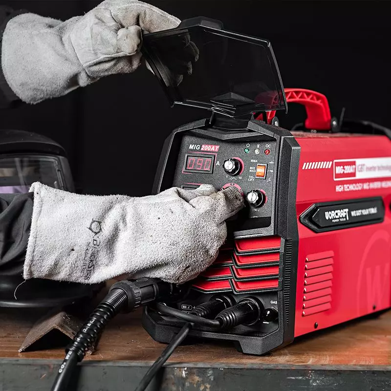 Mig 200atwork1500x1500 17.800x850