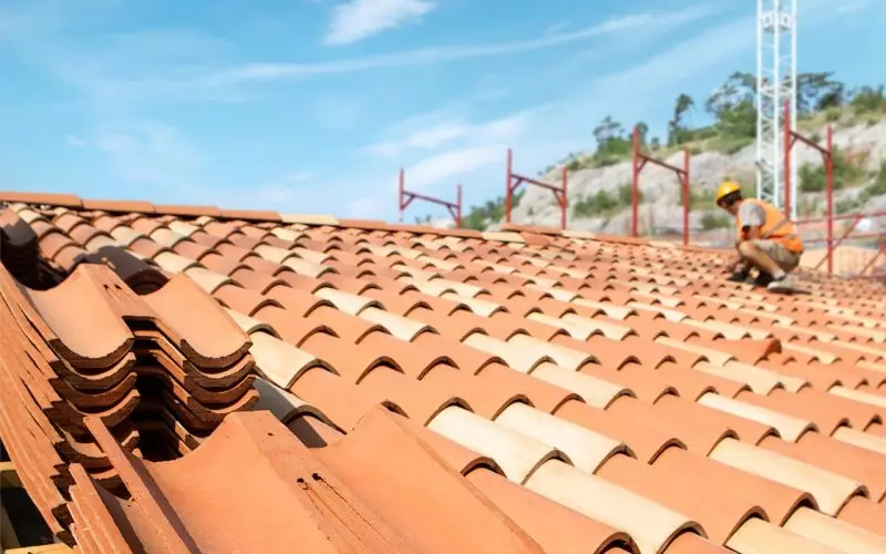 Montazh Keramicheskoj Cherepicy Foto 1